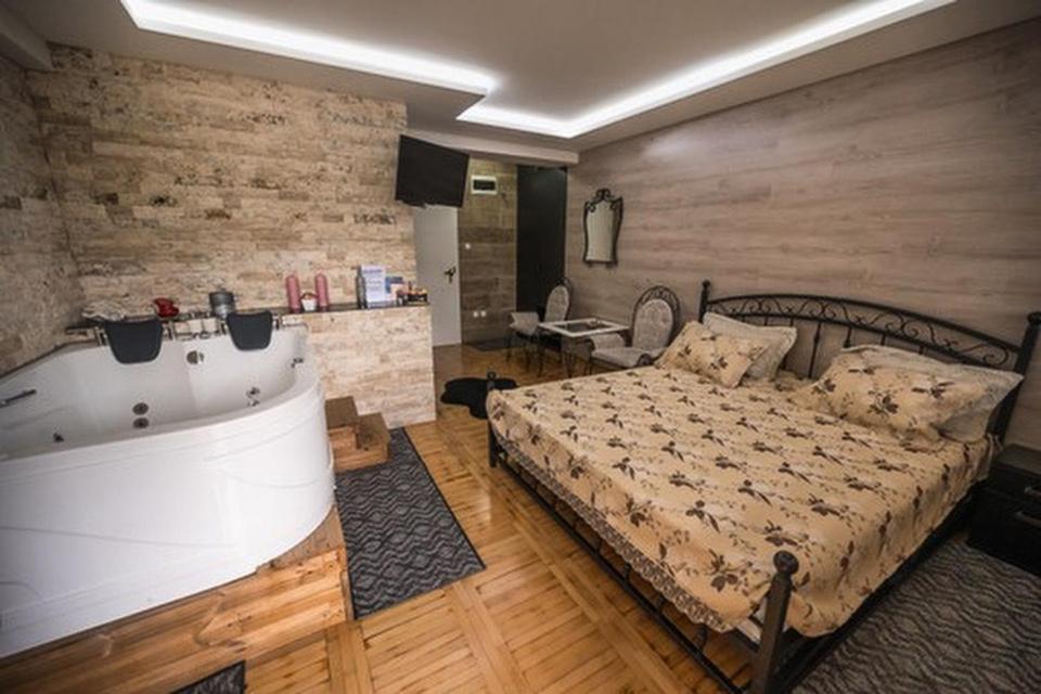 Onore Dell Amore Apartman Sa Djakuzijem Banja Koviljaca Exterior photo